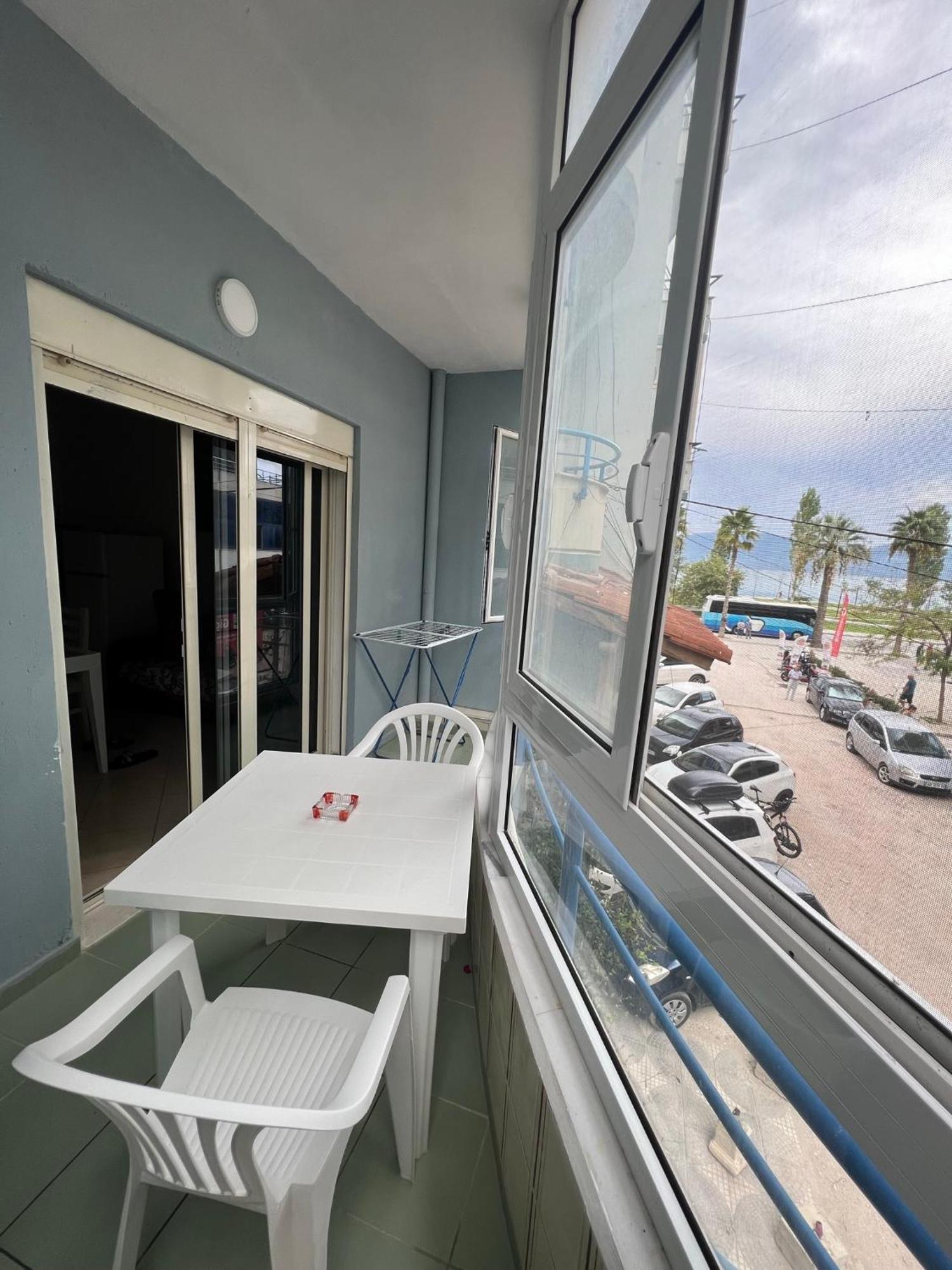 Vivi La Tua Vacanza Con L'Appartamento 1 Di Ervin! Enjoy Your Holiday With Ervin'S Apartment 1! Влёра Экстерьер фото